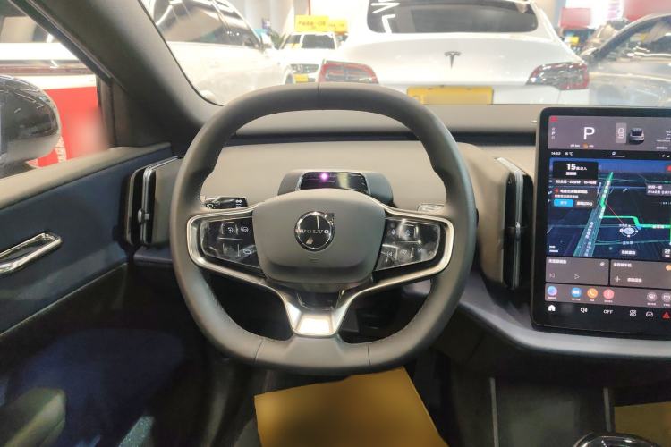 Used Volvo EX30 2025 Rear-Drive Long-Range Plus Model Steering Wheel