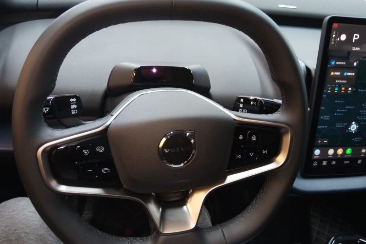 Used Volvo EX30 2025 Rear-Drive Long-Range Plus Model Steering Wheel
