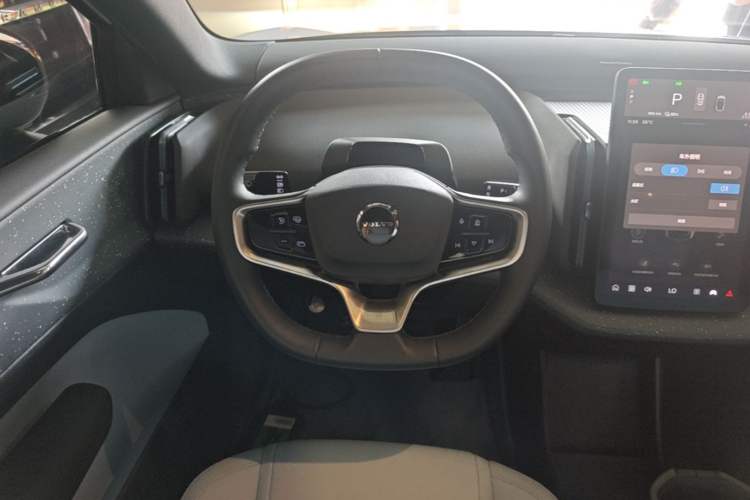 Used Volvo EX30 2025 Rear-Drive Long-Range Version Ultra Steering Wheel