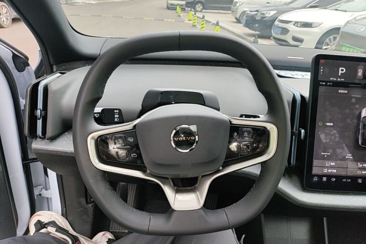Used Volvo EX30 2025 Rear-Drive Long-Range Version Ultra Steering Wheel