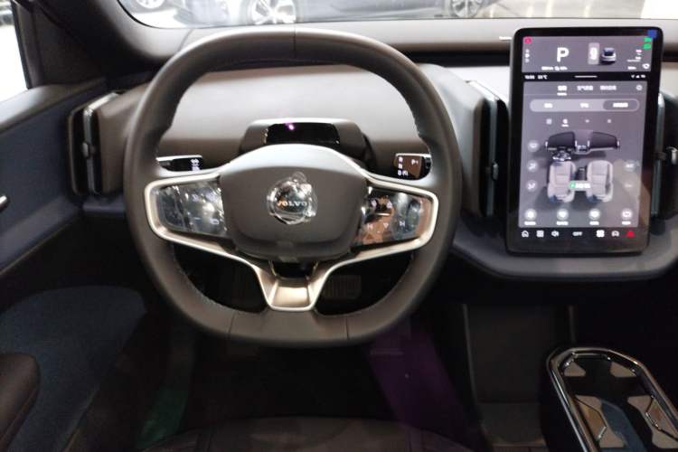 Used Volvo EX30 2025 Rear-Drive Long-Range Version Ultra Steering Wheel