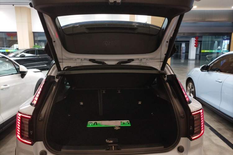 Used Volvo EX30 2025 Rear-Drive Long-Range Version Ultra Trunk