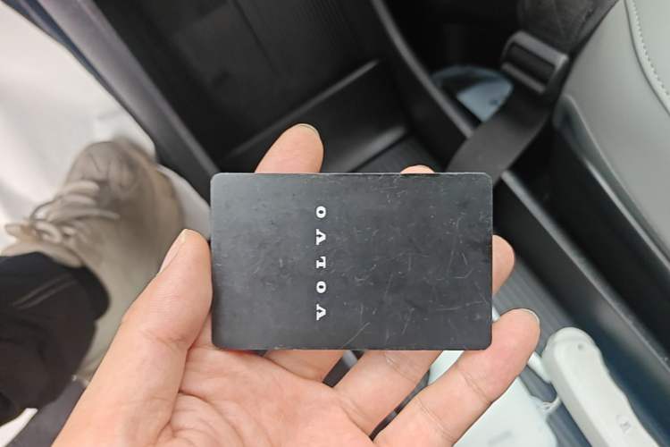 Used Volvo EX30 2025 Rear-Drive Long-Range Version Ultra Vehicle Key