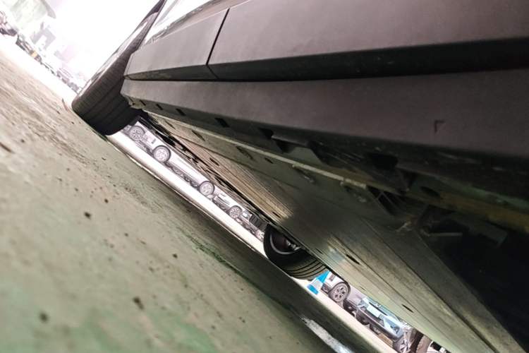 Used Volvo EX30 2025 Rear-Drive Long-Range Plus Model Chassis Rear Left