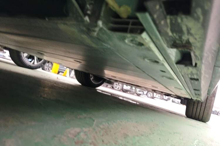 Used Volvo EX30 2025 Rear-Drive Long-Range Plus Model Chassis Rear Right