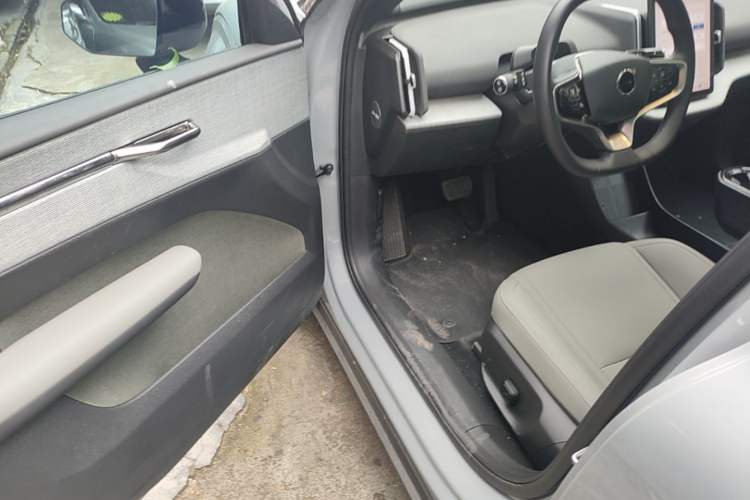 Used Volvo EX30 2025 Rear-Drive Long-Range Version Ultra Driver Seat