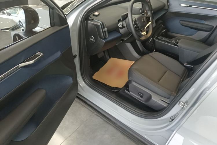 Used Volvo EX30 2025 Rear-Drive Long-Range Version Ultra Driver Seat