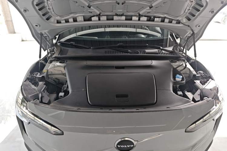 Used Volvo EX30 2025 Rear-Drive Long-Range Plus Model Engine Bay