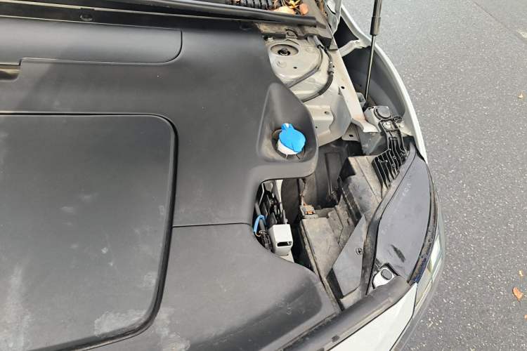 Used Volvo EX30 2025 Rear-Drive Long-Range Plus Model Engine Bay Left