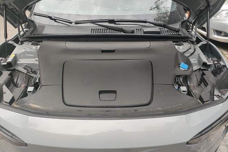 Used Volvo EX30 2025 Rear-Drive Long-Range Version Ultra Engine Bay