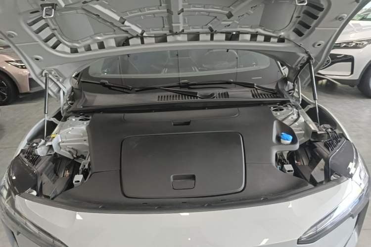 Used Volvo EX30 2025 Rear-Drive Long-Range Version Ultra Engine Bay