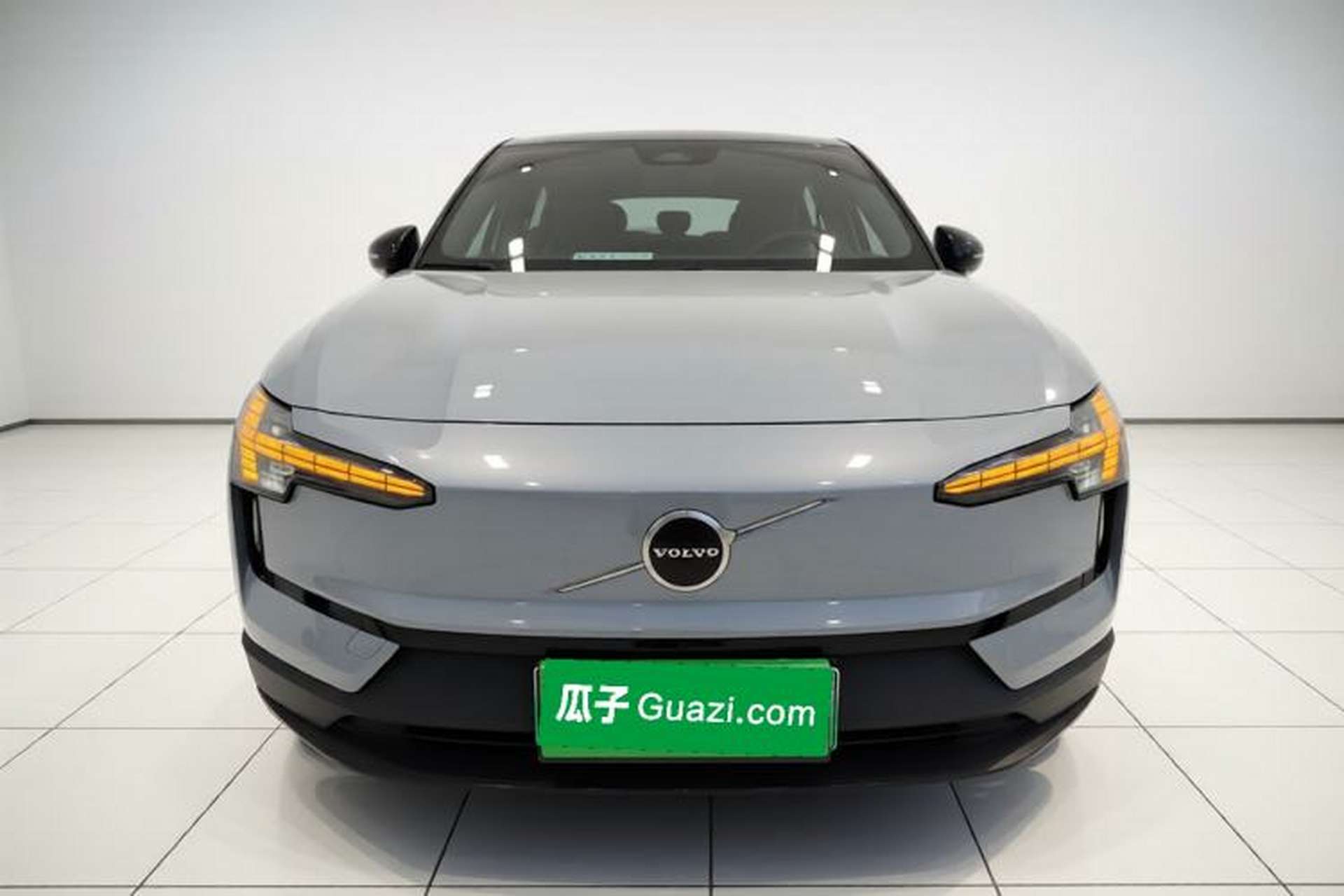Used Volvo EX30 2025 Rear-Drive Long-Range Version Ultra Exterior 1