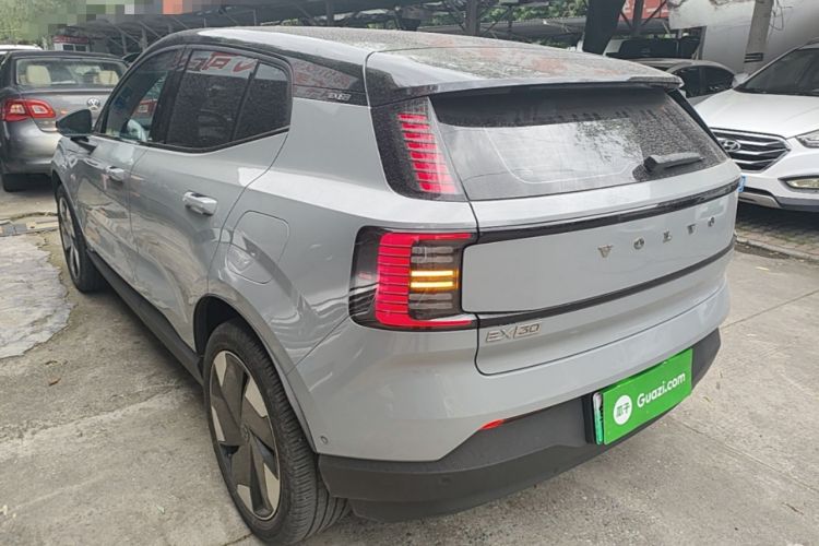 Used Volvo EX30 2025 Rear-Drive Long-Range Version Ultra Exterior 2