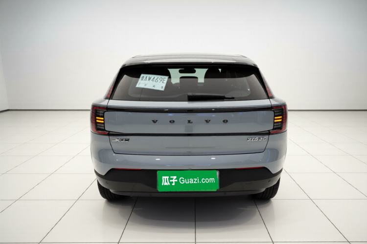 Used Volvo EX30 2025 Rear-Drive Long-Range Version Ultra Exterior 4
