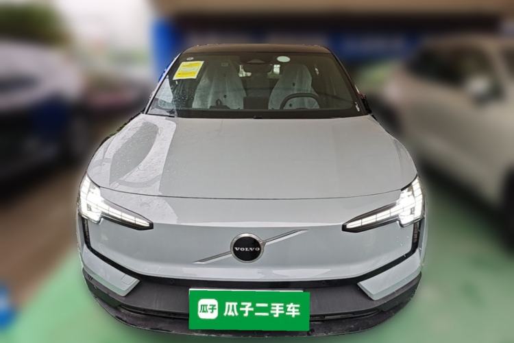 Used Volvo EX30 2025 Rear-Drive Long-Range Plus Model Front