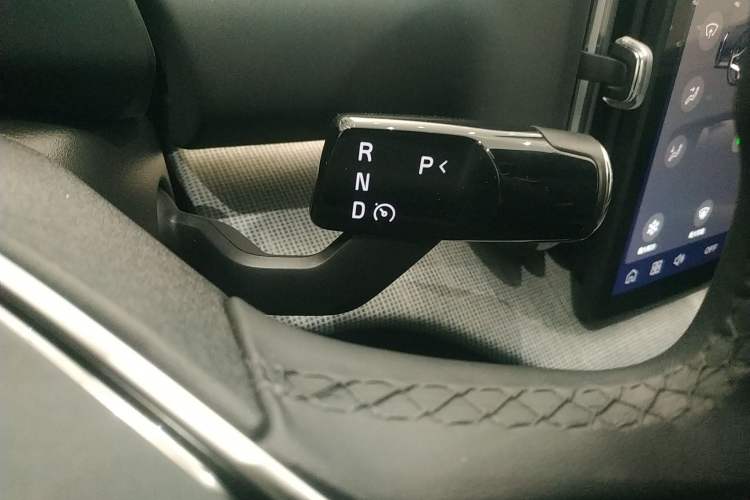 Used Volvo EX30 2025 Rear-Drive Long-Range Version Ultra Gear Lever