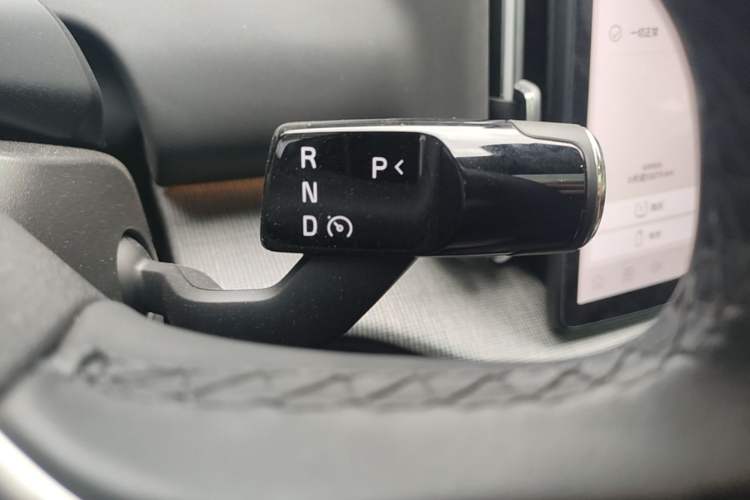 Used Volvo EX30 2025 Rear-Drive Long-Range Version Ultra Gear Lever