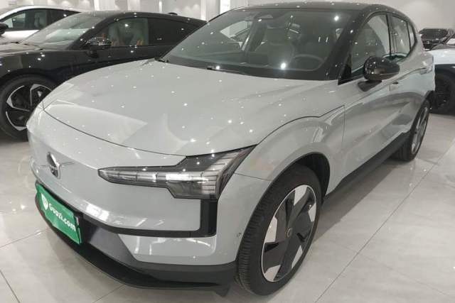 Used Volvo EX30 2025 Rear-Drive Long-Range Version Ultra