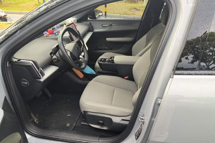 Used Volvo EX30 2025 Rear-Drive Long-Range Plus Model Left Front Seat