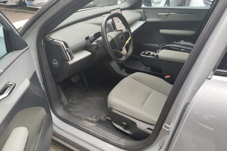 Used Volvo EX30 2025 Rear-Drive Long-Range Version Ultra Left Front Seat