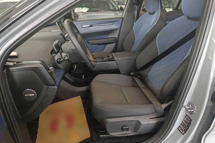 Used Volvo EX30 2025 Rear-Drive Long-Range Version Ultra Left Front Seat