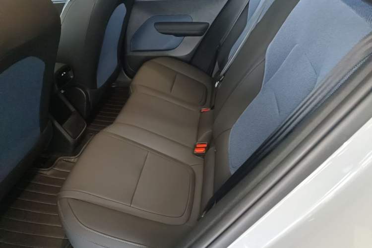 Used Volvo EX30 2025 Rear-Drive Long-Range Version Ultra Left Rear Seat