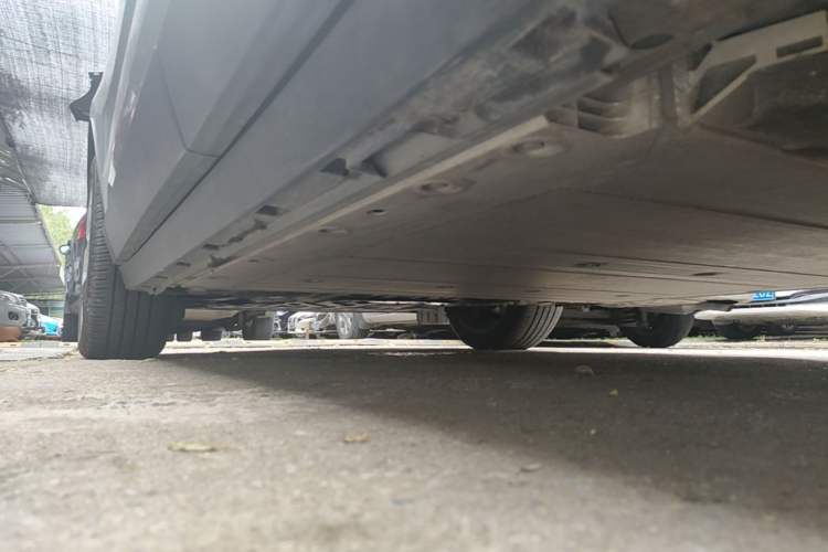 Used Volvo EX30 2025 Rear-Drive Long-Range Version Ultra Left Side Sill
