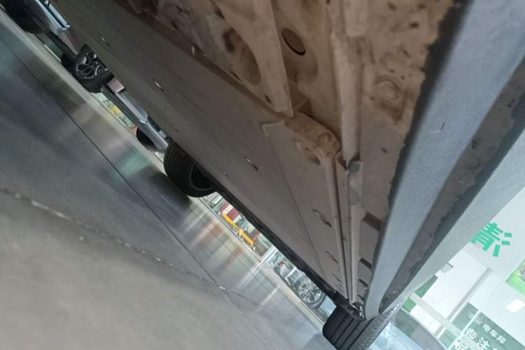 Used Volvo EX30 2025 Rear-Drive Long-Range Version Ultra Left Side Sill