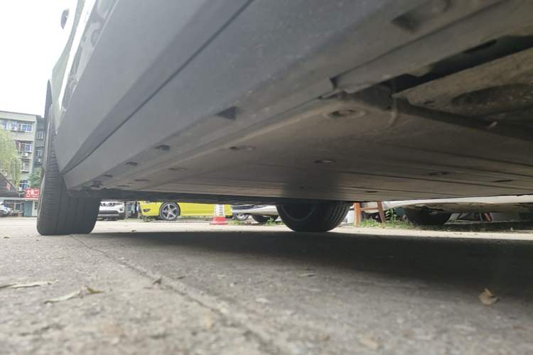 Used Volvo EX30 2025 Rear-Drive Long-Range Version Ultra Right Side Sill