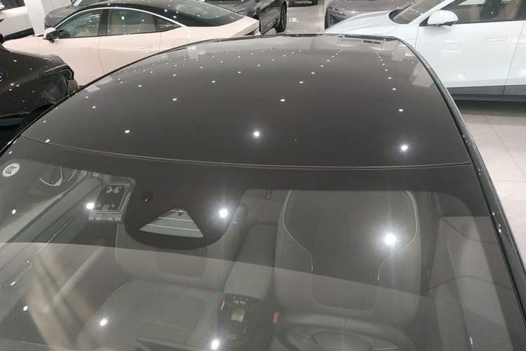 Used Volvo EX30 2025 Rear-Drive Long-Range Version Ultra Roof