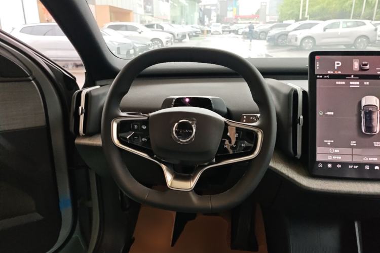 Used Volvo EX30 2025 Rear-Drive Long-Range Plus Model Steering Wheel