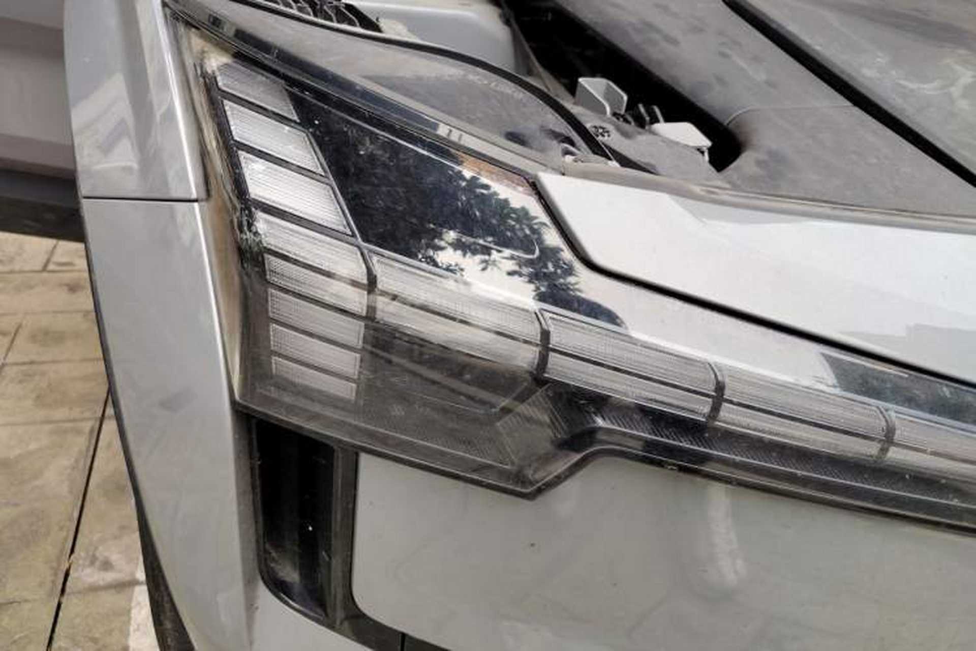 Used Volvo EX30 2025 Rear-Drive Long-Range Plus Model Right Front Headlight