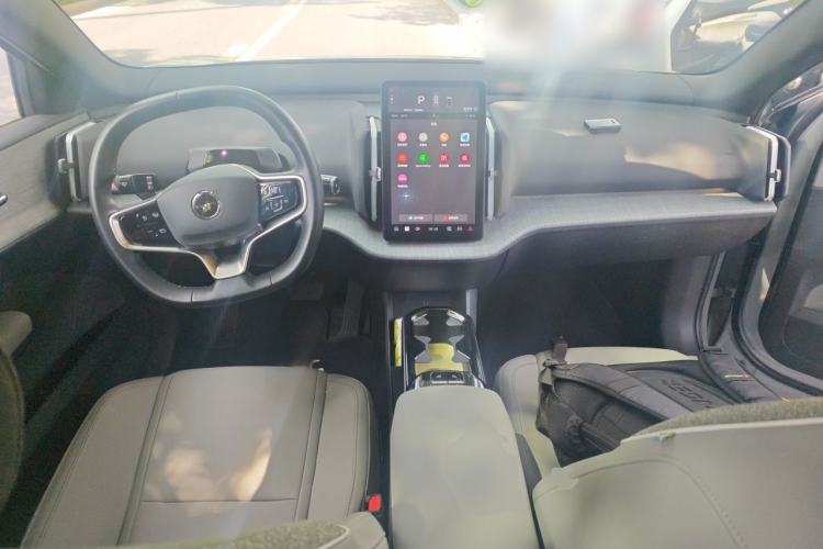 Used Volvo EX30 2025 Rear-Drive Long-Range Version Ultra Center Console