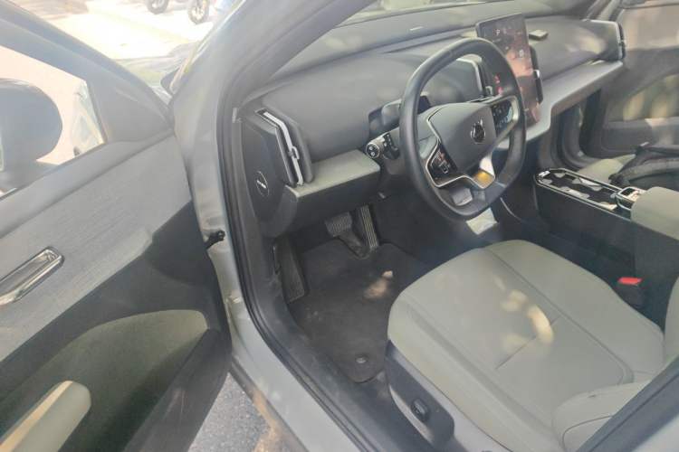 Used Volvo EX30 2025 Rear-Drive Long-Range Version Ultra Driver Seat