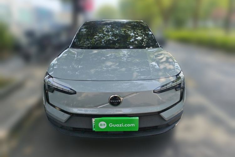 Used Volvo EX30 2025 Rear-Drive Long-Range Version Ultra Front