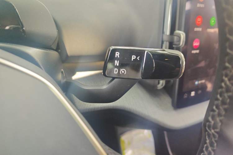 Used Volvo EX30 2025 Rear-Drive Long-Range Version Ultra Gear Lever