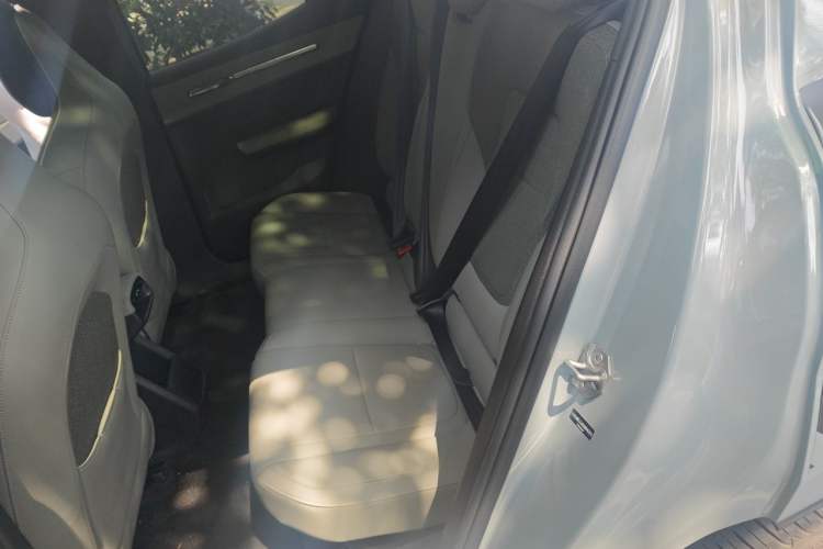 Used Volvo EX30 2025 Rear-Drive Long-Range Version Ultra Left Rear Seat