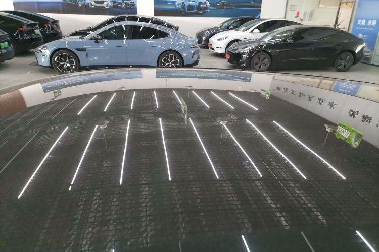 Used Volvo EX30 2025 Rear-Drive Long-Range Version Ultra Roof