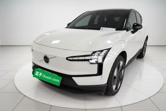Used Volvo EX30 2025 Rear-Drive Long-Range Plus Model