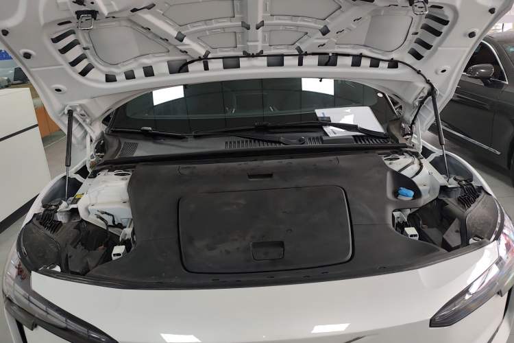 Used Volvo EX30 2025 Rear-Drive Long-Range Plus Model Engine Bay