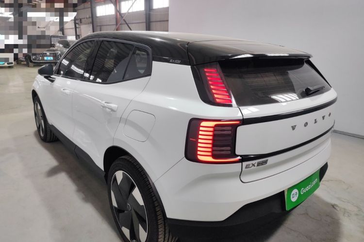 Used Volvo EX30 2025 Rear-Drive Long-Range Plus Model Exterior 3