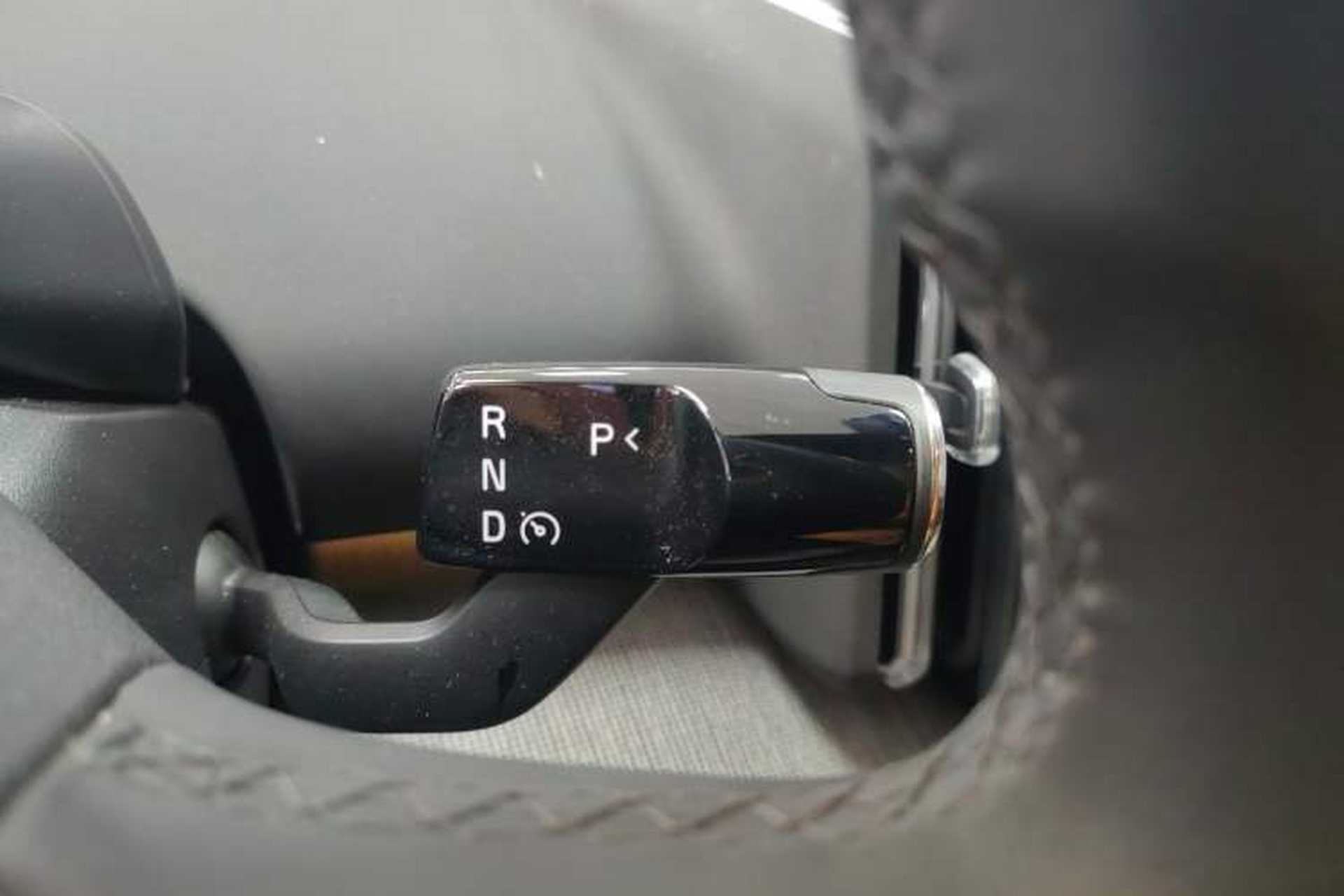 Used Volvo EX30 2025 Rear-Drive Long-Range Plus Model Gear Lever