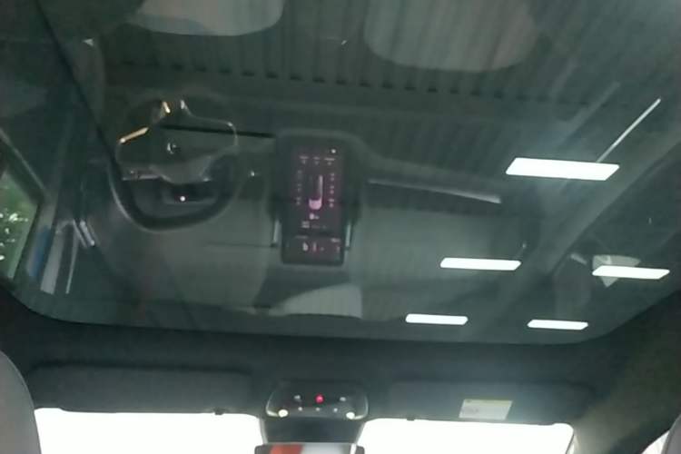 Used Volvo EX30 2025 Rear-Drive Long-Range Version Ultra Headliner