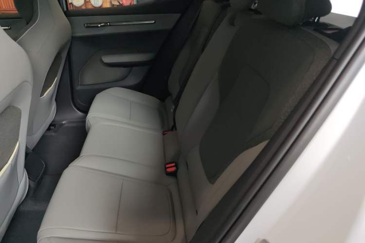 Used Volvo EX30 2025 Rear-Drive Long-Range Plus Model Interior 4