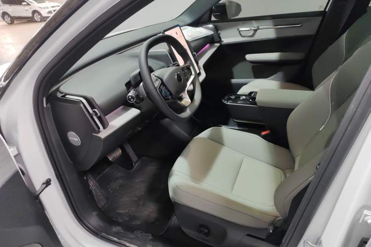Used Volvo EX30 2025 Rear-Drive Long-Range Plus Model Left Front Seat