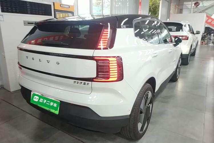 Used Volvo EX30 2025 Rear-Drive Long-Range Version Ultra Rear Right 45 Deg