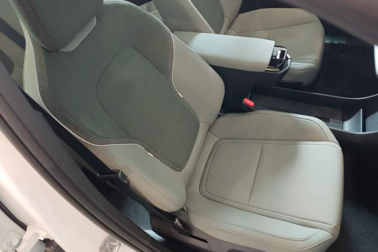 Used Volvo EX30 2025 Rear-Drive Long-Range Plus Model Right Front Seat