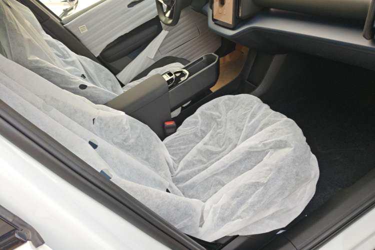 Used Volvo EX30 2025 Rear-Drive Long-Range Version Ultra Right Front Seat
