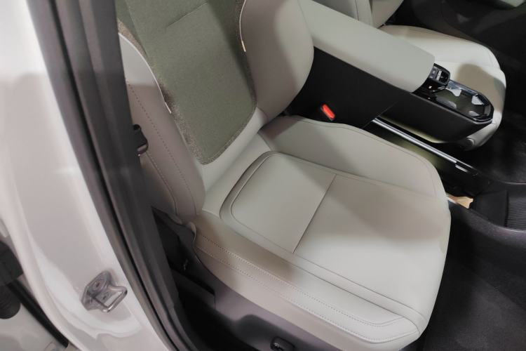 Used Volvo EX30 2025 Rear-Drive Long-Range Plus Model Right Front Seat