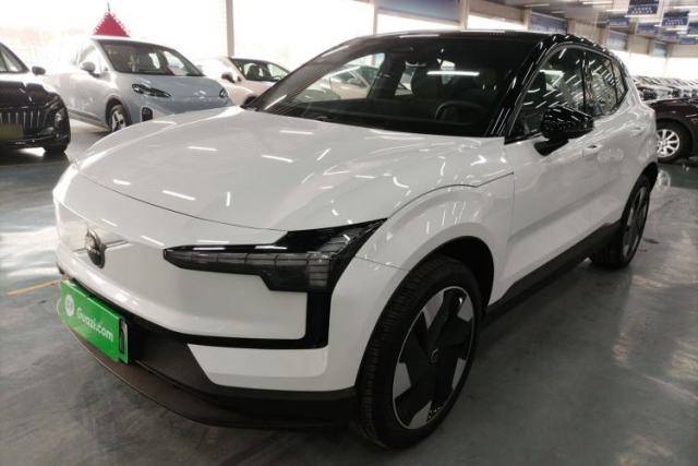 Used Volvo EX30 2025 Rear-Drive Long-Range Plus Model